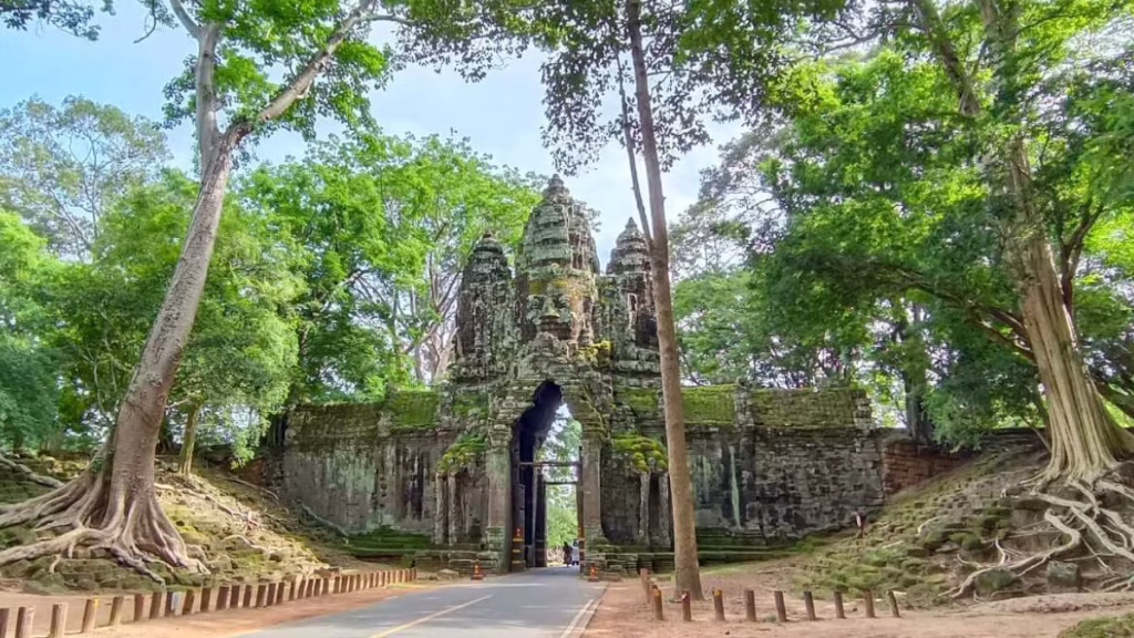 Angkor Thom — Complete Guide to the Ancient Khmer Capital