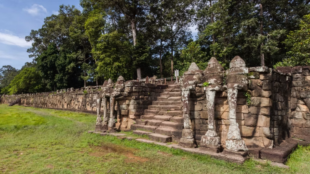 Terrace of the Elephants & Terrace of the Leper King — Visitor Guide