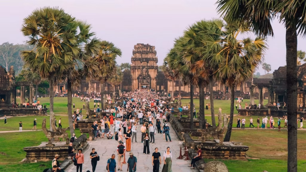 Angkor Wat Crowds — When Is It Least Busy?
